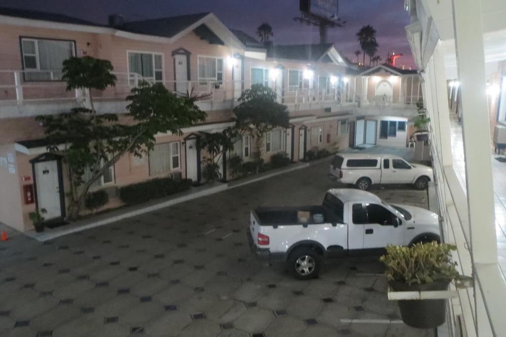 Hotel Villa Fontana Inn Ensenada Buitenkant foto